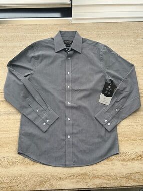 NEW 🆕 Haggar Confort Dress Shirt black and white with tags